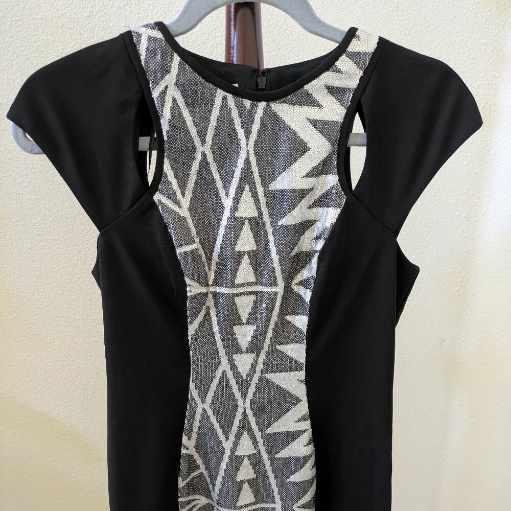 Ivy & Blu Maggy Boutique Black Dress with Geometric Panel Size 2
